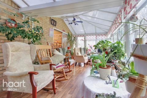 4 bedroom detached house for sale - Westmead Avenue, Wisbech