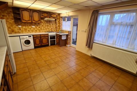 4 bedroom terraced house to rent, RAMILLIES ROAD, LONDON, NW7