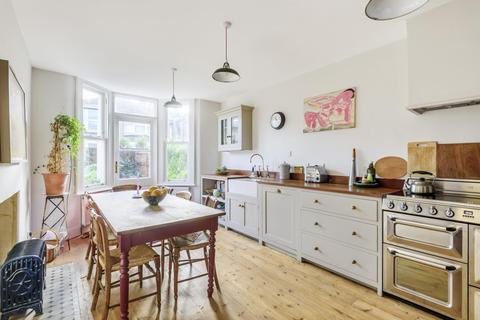 17 Dundalk Road, London, SE4 2JJ