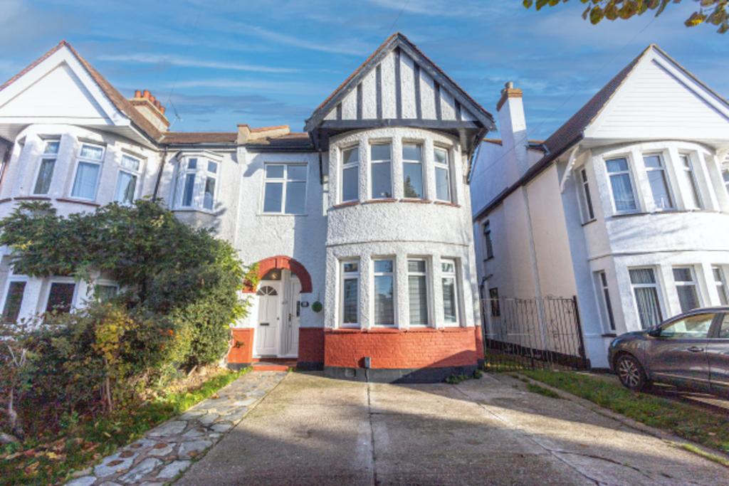Victoria Road, Southendonsea, SS1 2 bed £1,000 pcm (£231 pw)