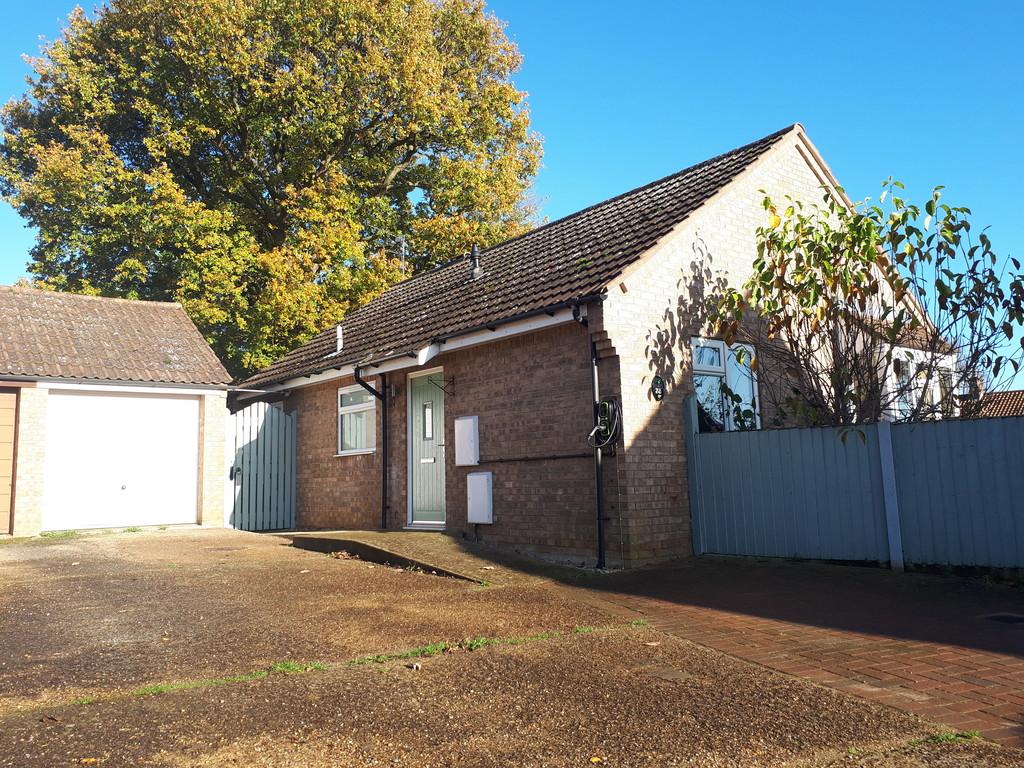Cannell Road, Loddon 2 bed detached bungalow for sale £290,000