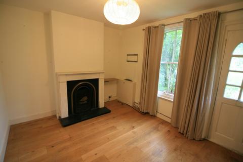 2 bedroom terraced house to rent, St Johns, Redhill