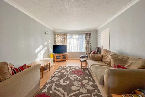 4 Hillcrest Road, Hockley, SS5 4QB