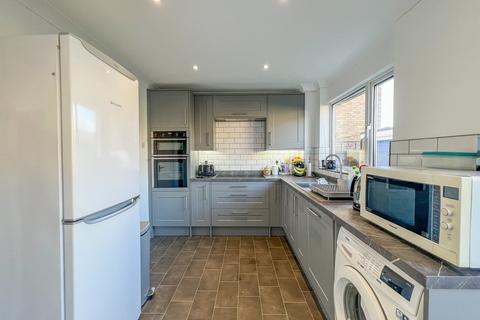 4 Hillcrest Road, Hockley, SS5 4QB
