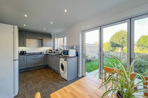 4 Hillcrest Road, Hockley, SS5 4QB
