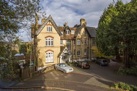 Flat 2a, 36 Broadwater Down, Tunbridge Wells, TN2 5NX