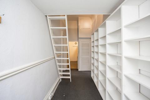 Flat 2a, 36 Broadwater Down, Tunbridge Wells, TN2 5NX
