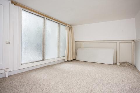 Flat 2a, 36 Broadwater Down, Tunbridge Wells, TN2 5NX