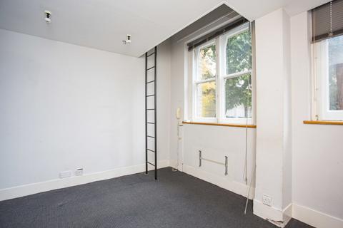 Flat 2a, 36 Broadwater Down, Tunbridge Wells, TN2 5NX