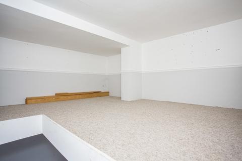 Flat 2a, 36 Broadwater Down, Tunbridge Wells, TN2 5NX