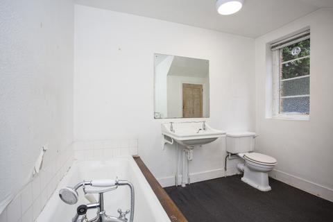 Flat 2a, 36 Broadwater Down, Tunbridge Wells, TN2 5NX