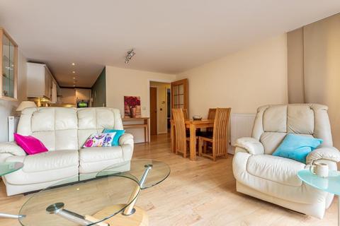 2 bedroom flat for sale - Basingstoke,  Hampshire,  RG21