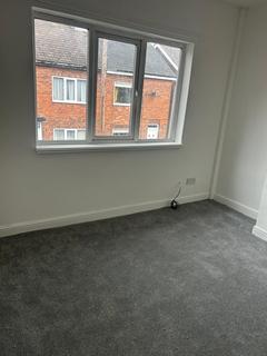 2 bedroom terraced house to rent, Oak Street, Northwich