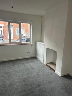 2 bedroom terraced house to rent, Oak Street, Northwich