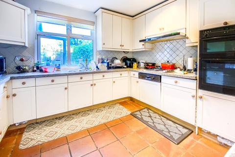 3 bedroom detached house to rent - Ewell Road, Surbiton, KT6