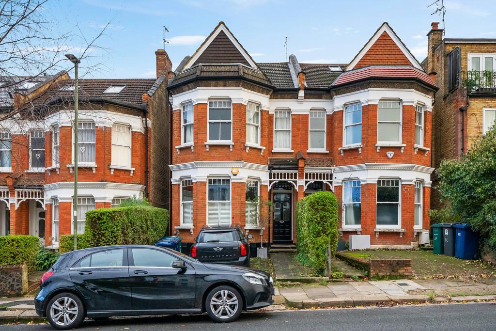 Wilton Road, Muswell Hill N10 2 bed apartment £650,000