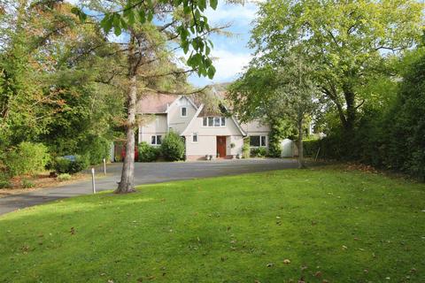 5 bedroom detached house for sale, 95 Meliden Road, Prestatyn, Denbighshire, LL198LU