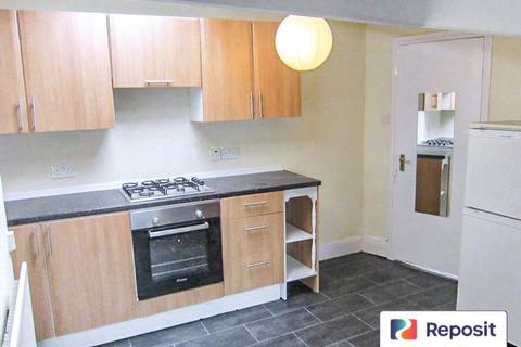 3 bedroom flat to rent, Wilmslow Road, Withington, M20