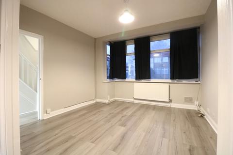 3 bedroom end of terrace house to rent - Reynolds Drive, Queensbury