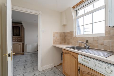 2 bedroom apartment to rent - Woodford Road, Snaresbrook