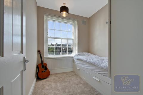 3 bedroom apartment for sale - Barrow Hill Estate, London