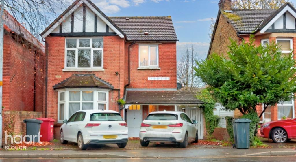 Uxbridge Road, Slough 3 bed detached house for sale £575,000