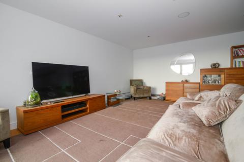 3 bedroom apartment to rent - 8 Kew Bridge Road, Brentford, Middlesex, UK, TW8