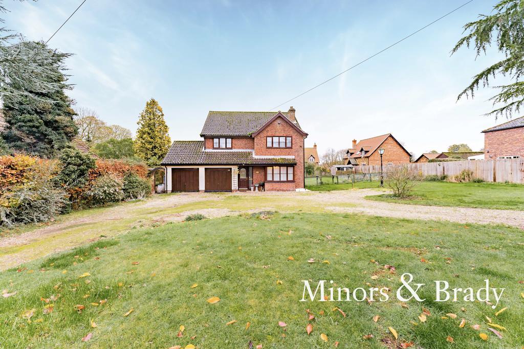 Hills Road, Saham Hills 4 bed detached house for sale £500,000