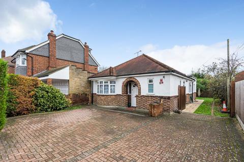 3 bedroom detached bungalow for sale - Sunbury on Thames,  Surrey,  TW16