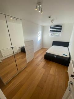 6 bedroom house share to rent - Woolmer Road, London