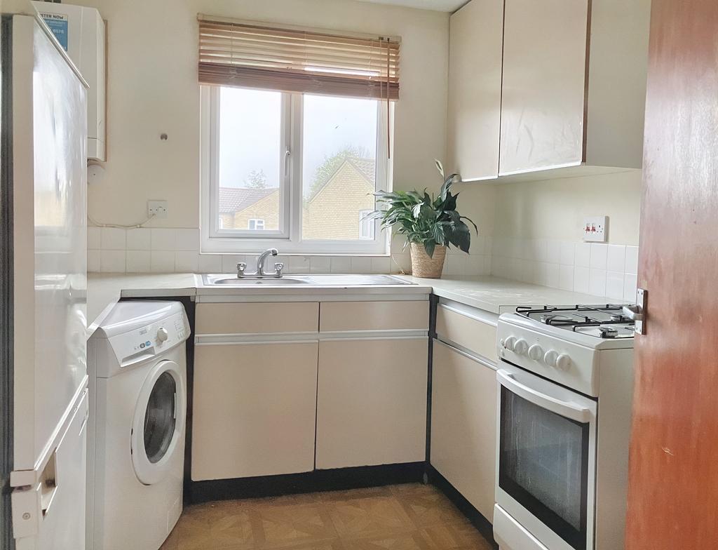 Apartment in Cambridge, Barnwell - View 3