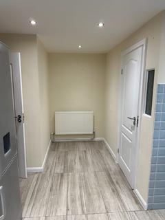3 bedroom terraced house to rent, St. Clements Drive, Salford M5