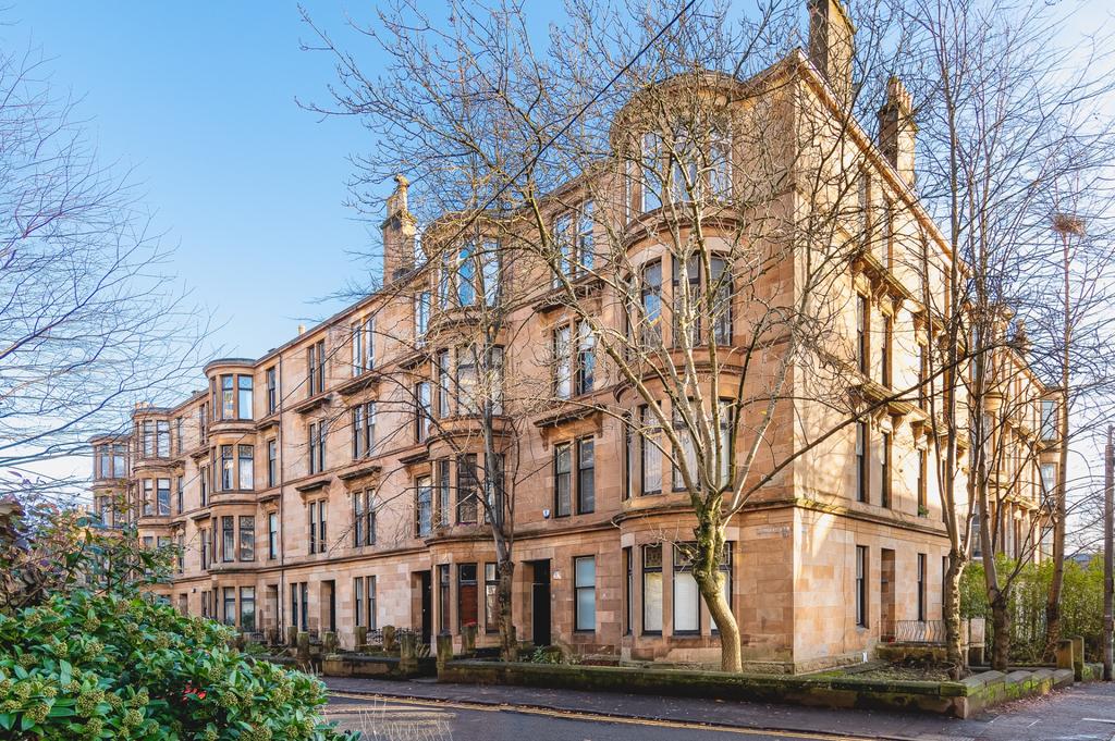 Hillhead Street, Flat 1/1, Hillhead, Glasgow, G12 8QA 3 bed apartment for sale £295,000