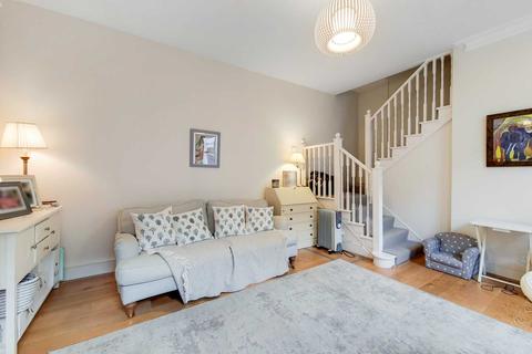 17 Elm Park Lane, London, SW3 6DD