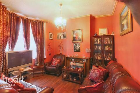 25 Middlesborough Road, London, N18 2AR