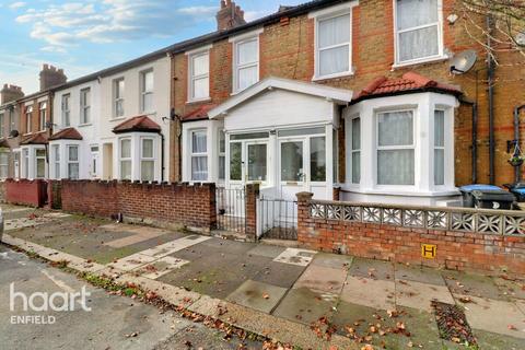 25 Middlesborough Road, London, N18 2AR