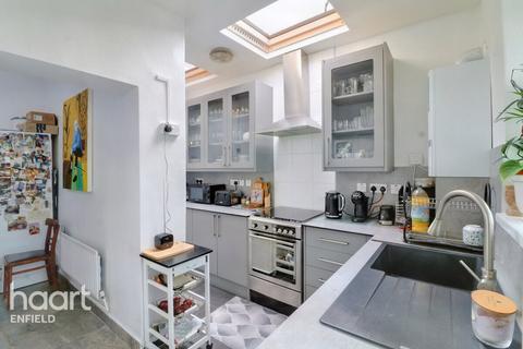 25 Middlesborough Road, London, N18 2AR