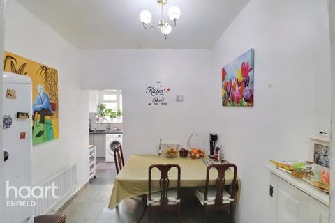 25 Middlesborough Road, London, N18 2AR