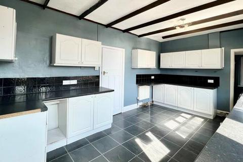 100 Warwick Road, Scunthorpe, DN16 1EU