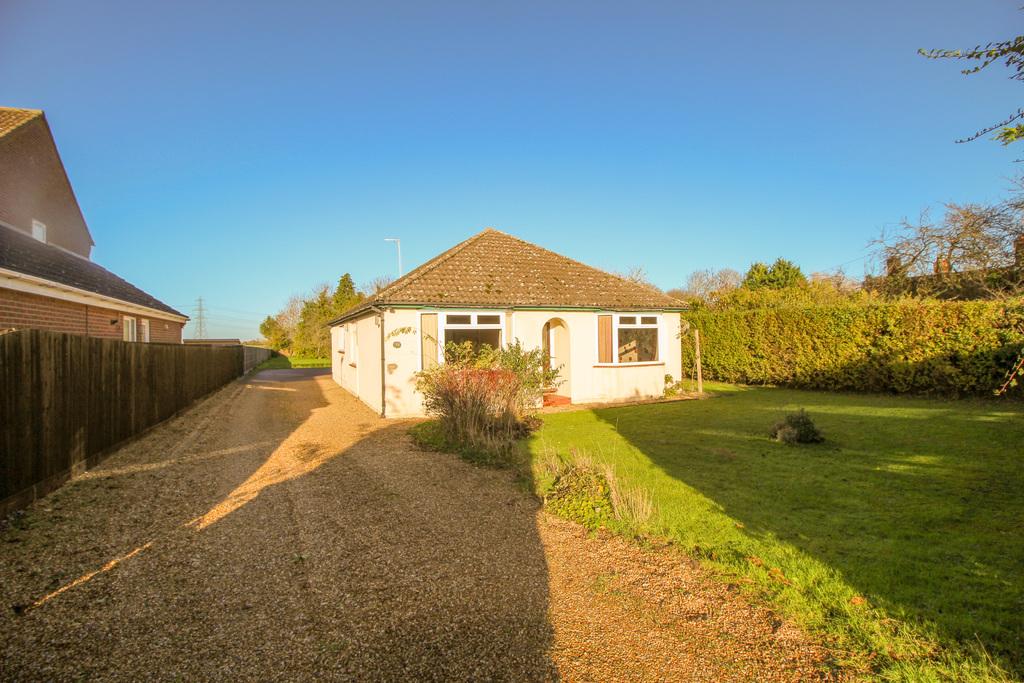 Swaffham Road, Burwell, Cambridge 3 bed detached bungalow for sale £