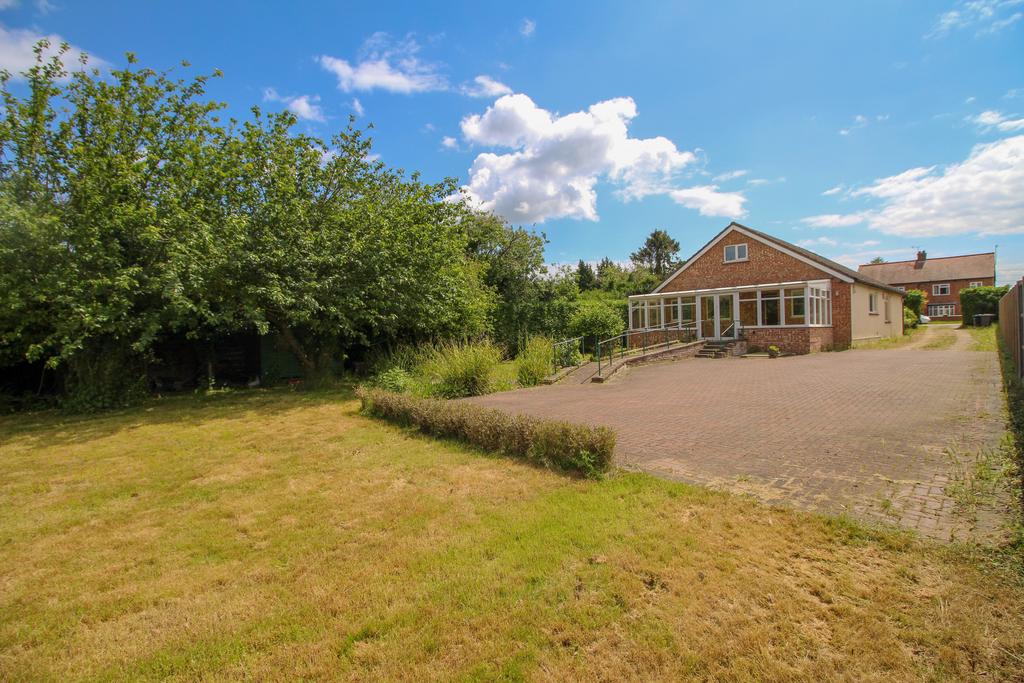 Swaffham Road, Burwell, Cambridge 3 bed detached bungalow for sale £