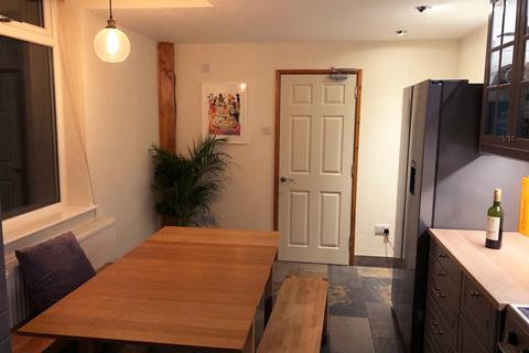1 bedroom in a house share to rent - Park Road, Rugby, Warwickshire, CV21