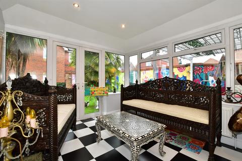 7 Casher Road, Maidenbower, Crawley, RH10 7JG