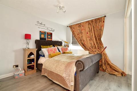 7 Casher Road, Maidenbower, Crawley, RH10 7JG