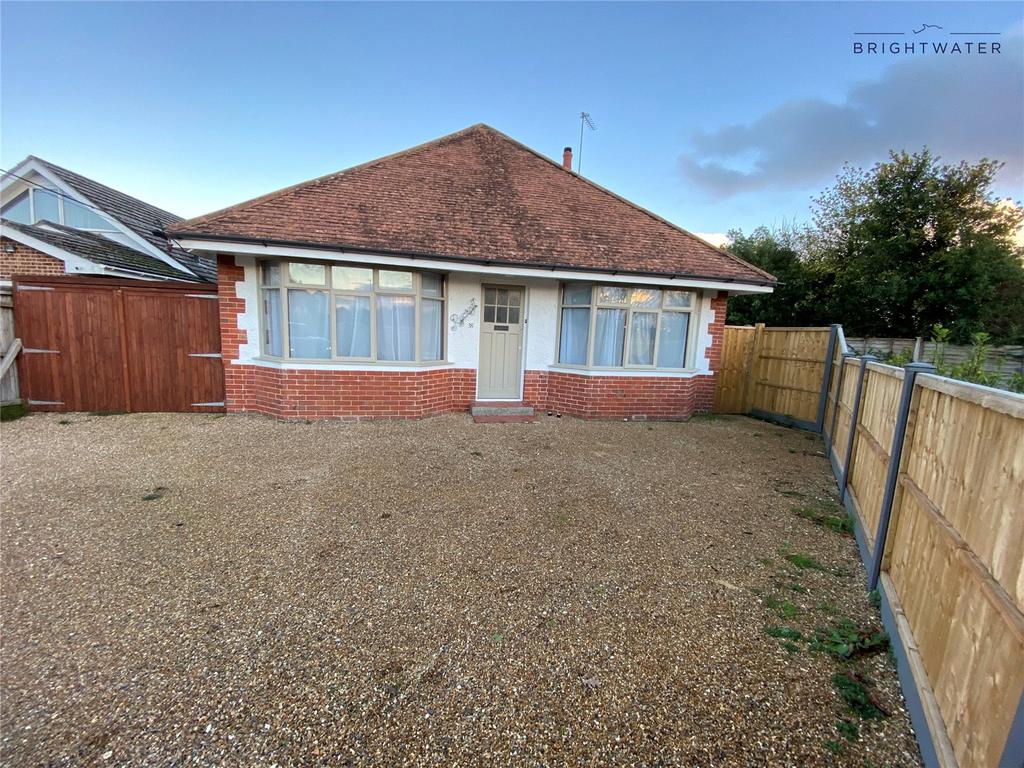 Crow Lane, Ringwood, Hampshire, BH24 3 bed bungalow £1,650 pcm (£381 pw)