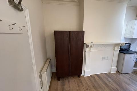 Studio to rent, 32 Winchester Avenue, Leicester, Leicestershire, LE3