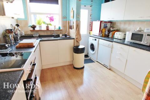 3 bedroom terraced house for sale, Apsley Road, Great Yarmouth