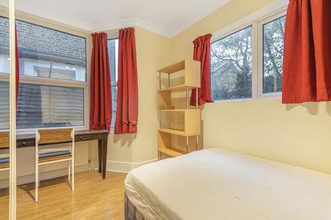 4 bedroom apartment to rent - Weltje Road London W6