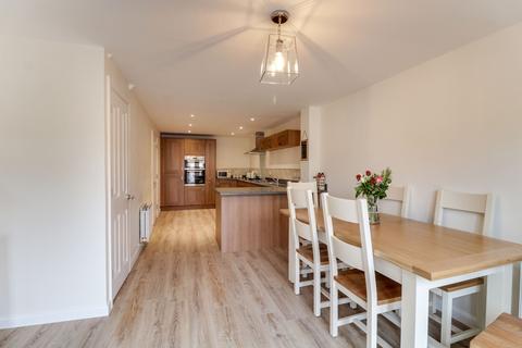 60 Military Close, Shoeburyness, Southend-on-sea, SS3 8EG