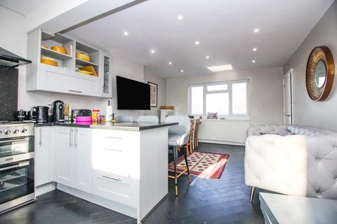 101 Feenan Highway, Tilbury, RM18 8EX